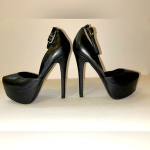 Steve Madden Black Heels Sz 6